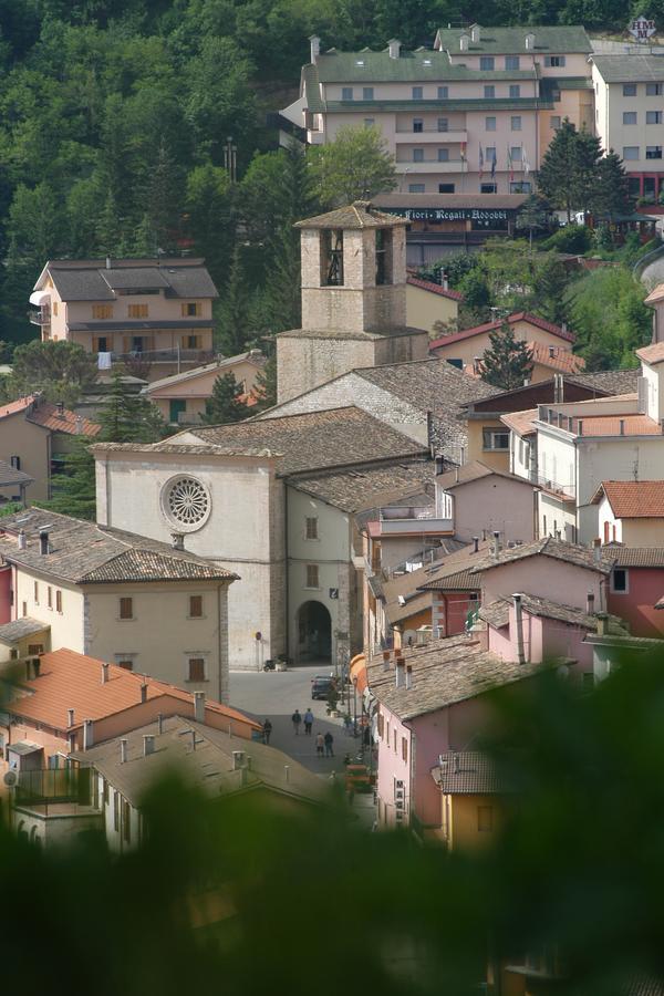 B&B Palazzo Sassatelli Cascia Exterior foto